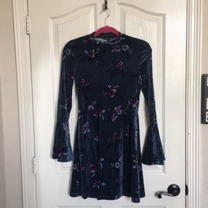 Printed Bell-bottom Sleeve Velour Dress